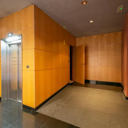 Near Ramblas 3 Flat Min 32 Days Parking Optional Apartment
