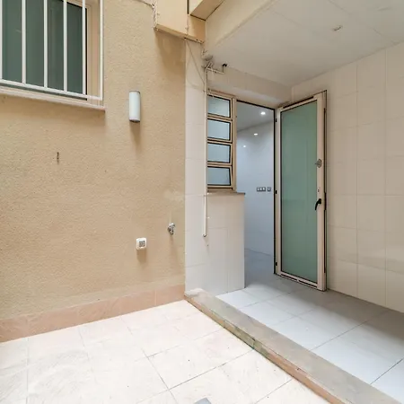 Apartment Near Ramblas 3 Flat Min 32 Days Parking Optional Barcelona