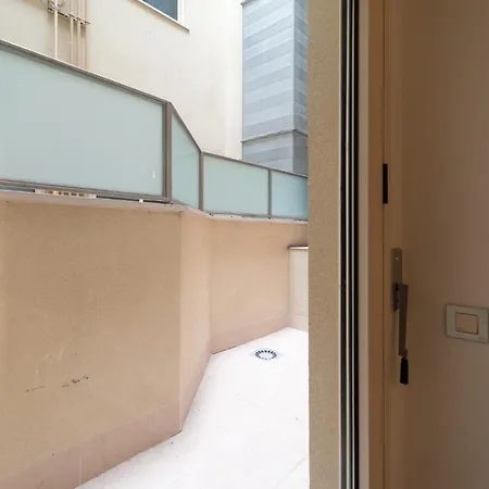 Near Ramblas 3 Flat Min 32 Days Parking Optional Barcelona