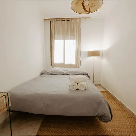 Charming In Shared Near Camp Nou *