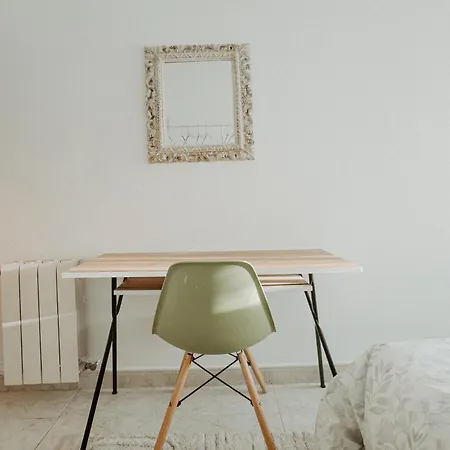 Apartamento Charming In Shared Near Camp Nou Barcelona