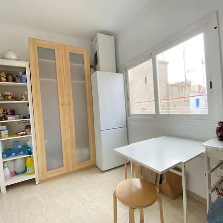Apartment Double With Inside Window In Shared Barcelona