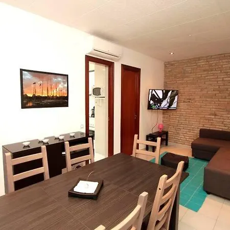 Modern Pad In A Great Old Barrio Apartamento
