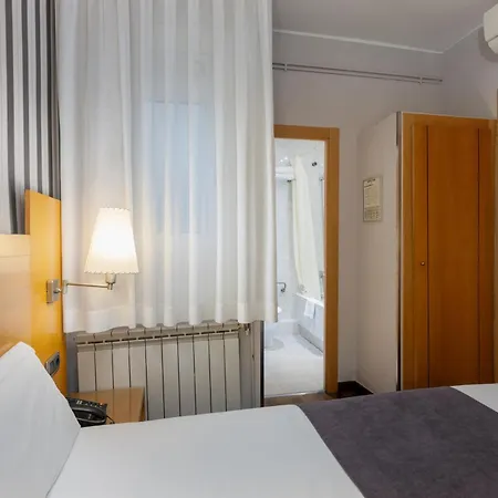 Lyon Hotel