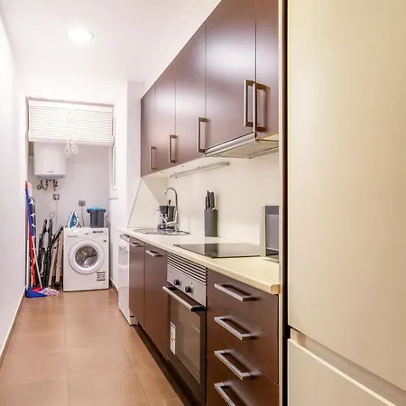Plaza Urquinaona 3-Bedroom Suite Apartment