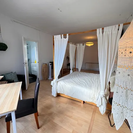 Casa Clot Homestay *