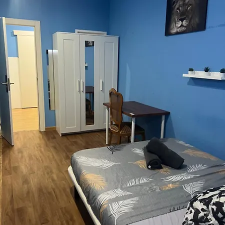 In Spacious In City Center *
