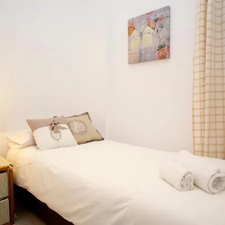 Apartment Gracia Travesera 2 Bedrooms Renovated Barcelona