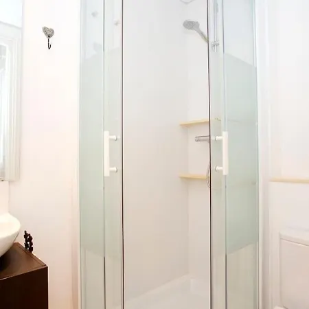 Gracia Travesera 2 Bedrooms Renovated Apartment Barcelona