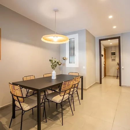 21mal1089-magnific Near Sagrada Familia * Barcelona