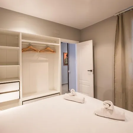 21mal1089-magnific Near Sagrada Familia *