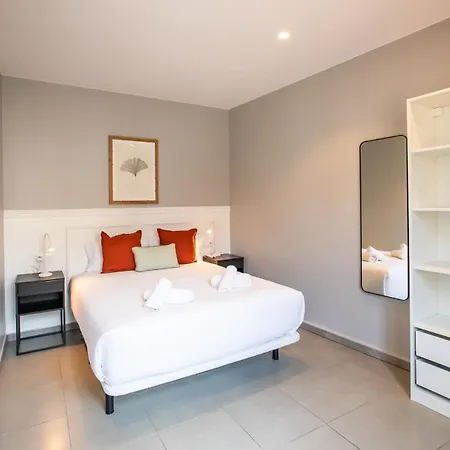 21mal1089-magnific Near Sagrada Familia * Barcelona