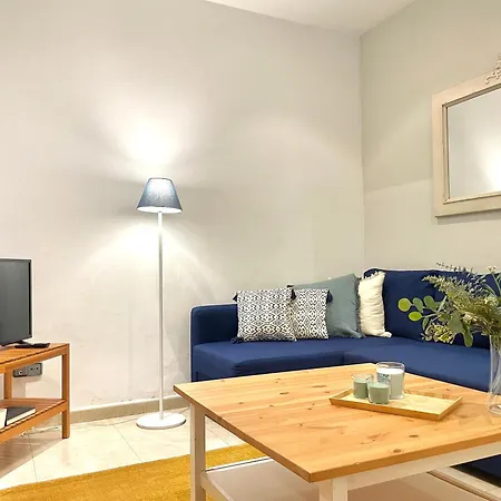 Cozy 7p With Terrace Apartment