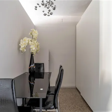 One Bedroom Center Apartment