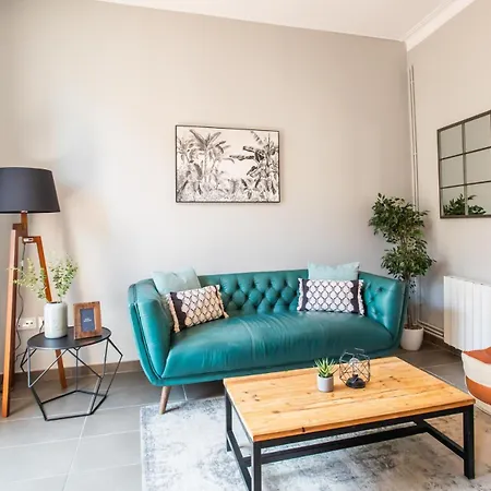 33mal1082- Big 2br Near Sagrada Familia Apartment *