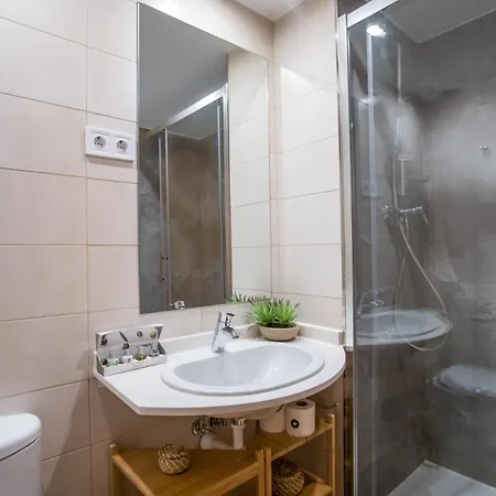 13mal1077- Magnific 2br Flat Apartment