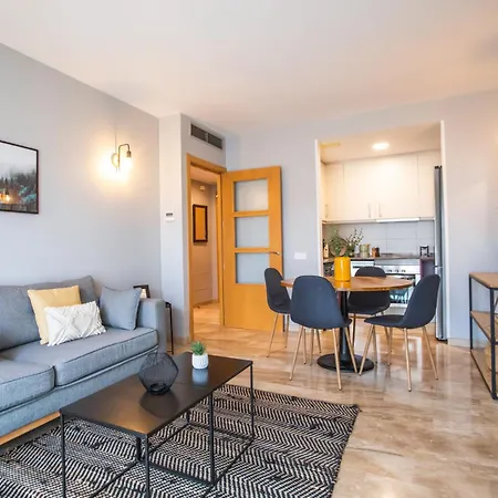 13mal1077- Magnific 2br Flat Apartment *