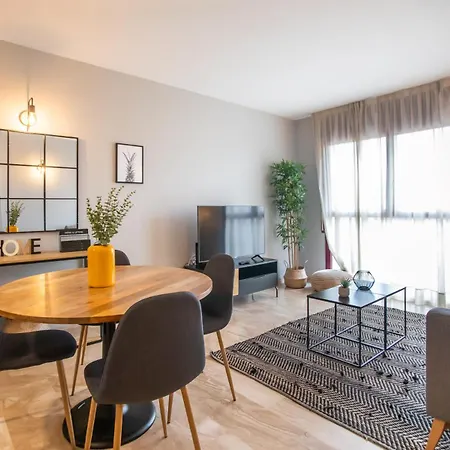 13mal1077- Magnific 2br Flat
