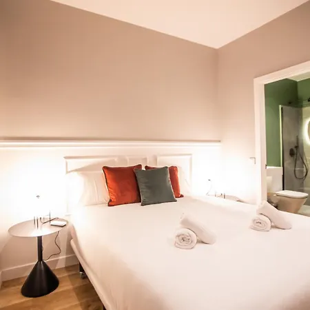Apartment P3mal1076- Beautiful 2br Newly Refurbished *