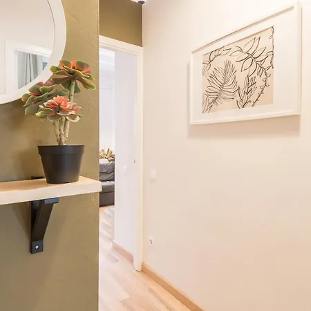 Apartment Oasis With A Sunny Terrace In The Heart Of Gracia