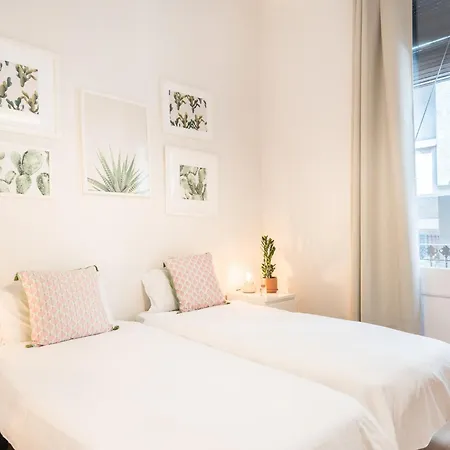 Oasis With A Sunny Terrace In The Heart Of Gracia Barcelona