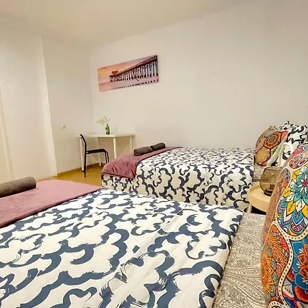 Sharing Flats In Gotico Barcelone