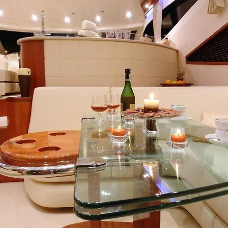 Botel Yacht Pegasus Ii