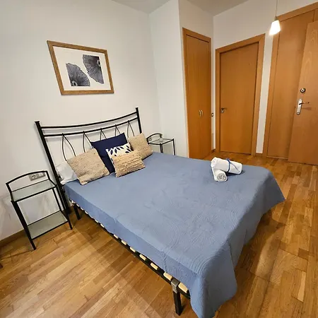 Near Ramblas 3 Flat Min 32 Days Parking Optional Apartment Barcelona