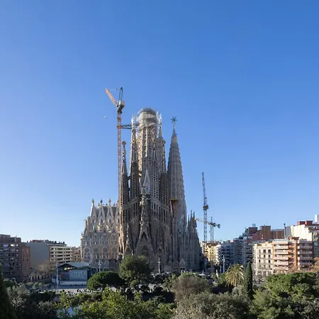 Housalia Sagrada Familia Views * Barcelona
