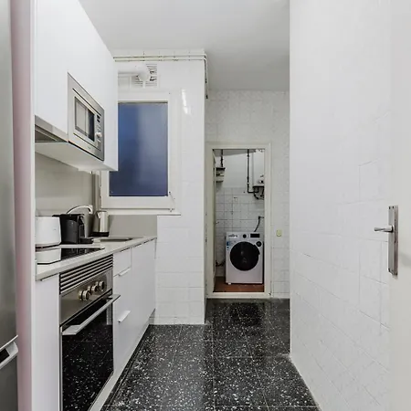 Blueground El Pienc Ac Balcony Nr Sagrada Familia Bcn-172 Apartment Barcelona