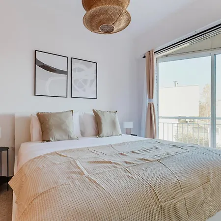 Blueground El Pienc Ac Balcony Nr Sagrada Familia Bcn-172 * Barcelona