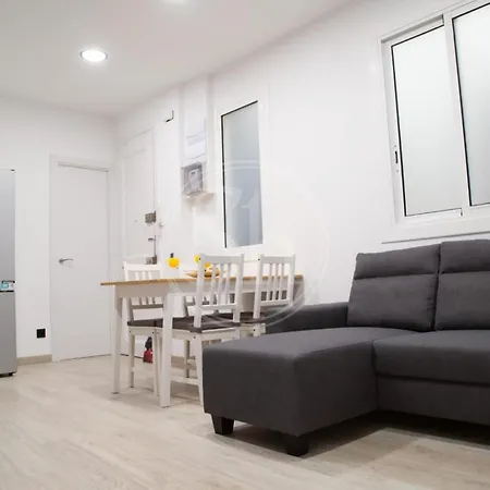Wonderful Enamorats Apartment