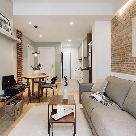 Ebre - 1 Bedroom And Balcony In Eixampre Esquerre Apartment Barcelona