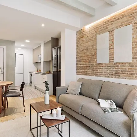 Apartment Ebre - 1 Bedroom And Balcony In Eixampre Esquerre Barcelona