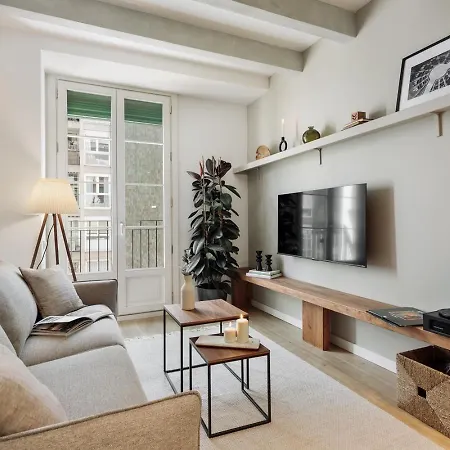 Ebre - 1 Bedroom And Balcony In Eixampre Esquerre Barcelona