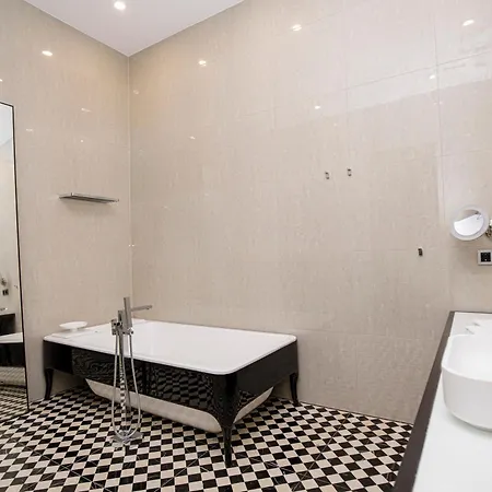 Apartment Beautiful Cosy Modern ,19th Century Building