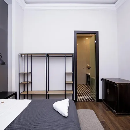 Beautiful Cosy Modern ,19th Century Building * Barcelona