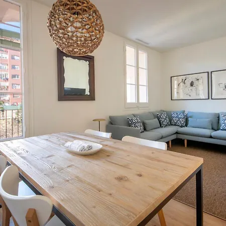 Apartment De Cuatro En Carrer Diputacio