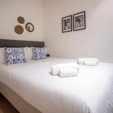 De Cuatro En Carrer Diputacio Apartment