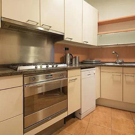 Apartment 4 En Calle Balmes - Stylish Barcelona