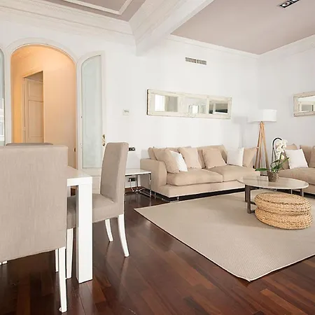 Apartment 4 En Calle Balmes - Stylish Barcelona