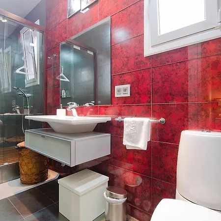 Apartment Three Bedroom In Gran De Gracia - Stylish *