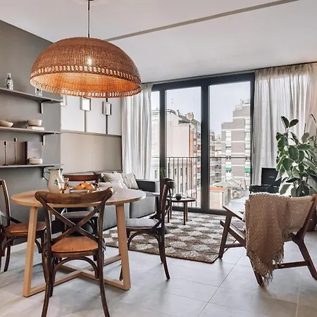 Botijo - 2 Bedrooms In Eixample Esquerra Barcelona