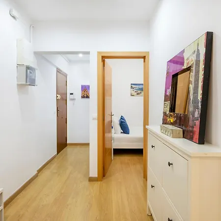 Cozy Terrace In Eixample *