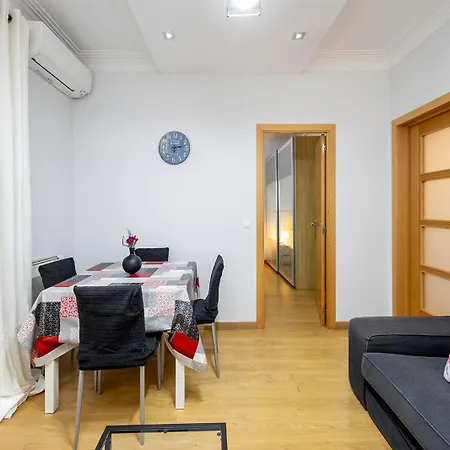 Cozy Terrace In Eixample Apartment *