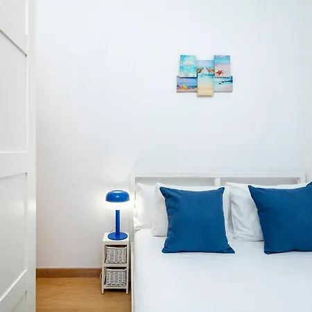Cozy Terrace In Eixample Apartment