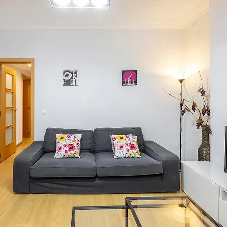 Cozy Terrace In Eixample * Barcelona