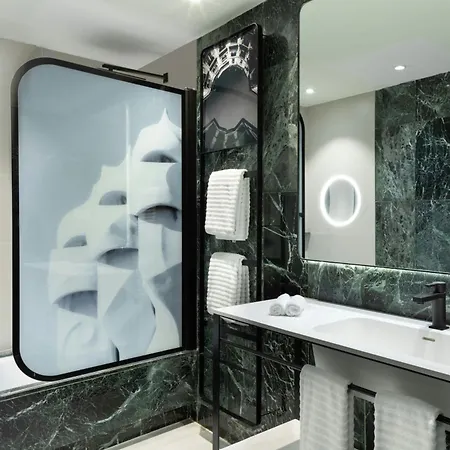 Hotel Renaissance 5*
