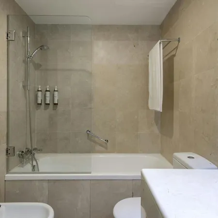 Hotel Ac Victoria By Marriott 4*