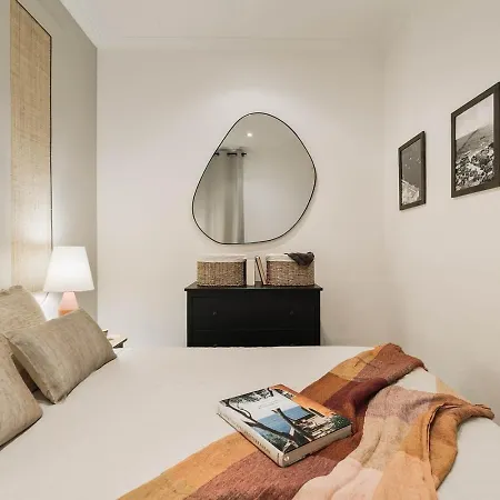 Apartment Veduto - 2 Bedrooms In Eixample Esquerra Barcelona